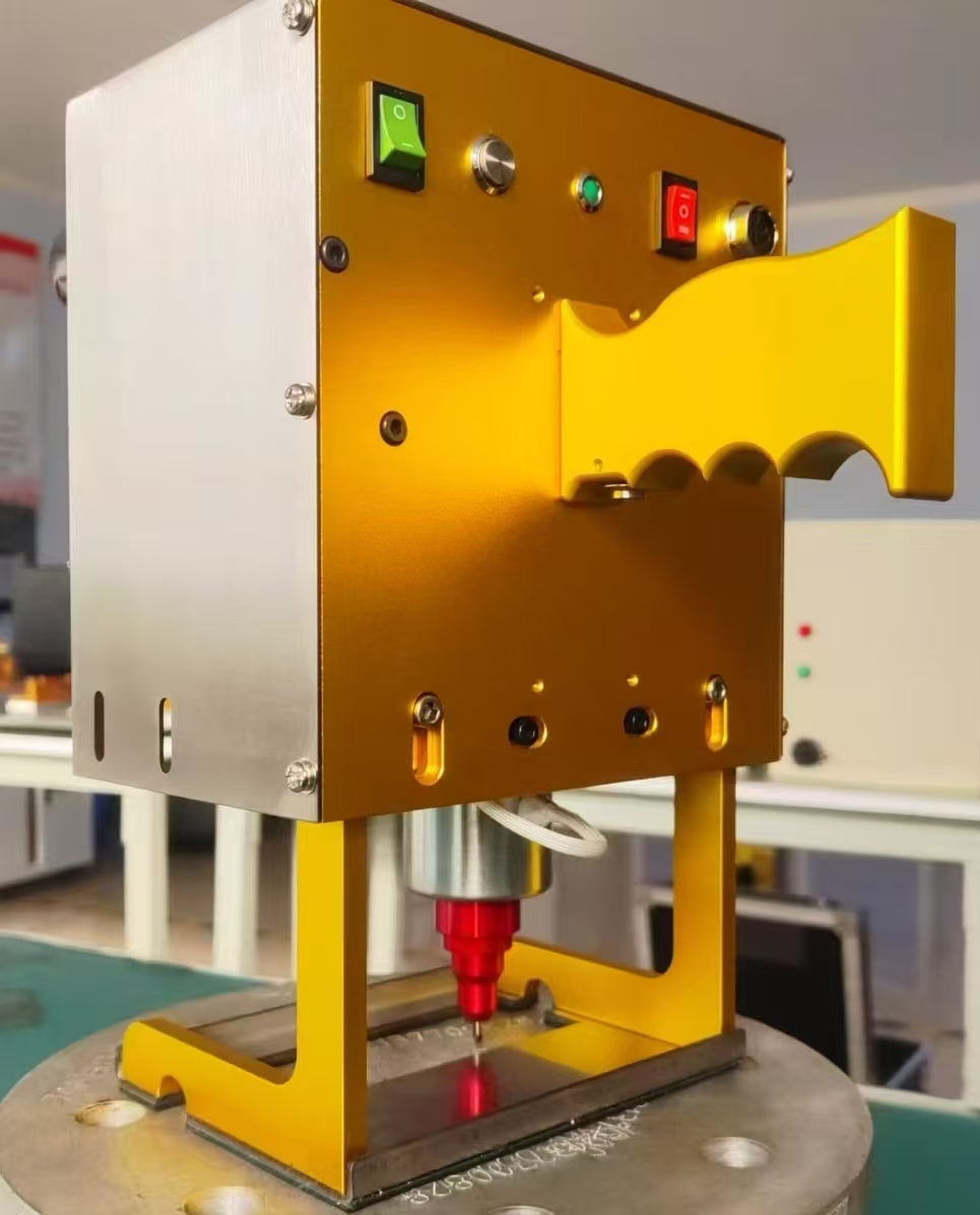 హ్యాండ్‌హెల్డ్ ఎలక్ట్రిక్ చెక్కే యంత్రం, స్టీల్ ట్యూబ్‌పై మెటల్ చెక్కే యంత్రం